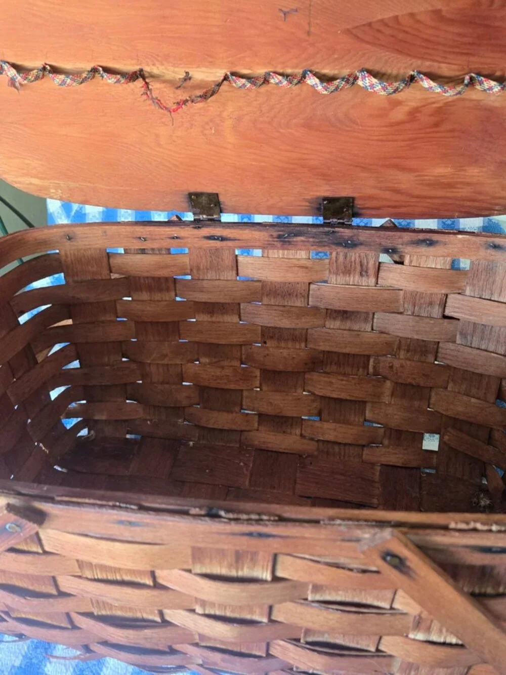Vintage Large Wicker Picnic Basket w/ Lid & Handles